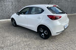 Mazda 2,