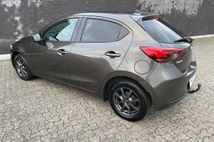 Mazda 2,