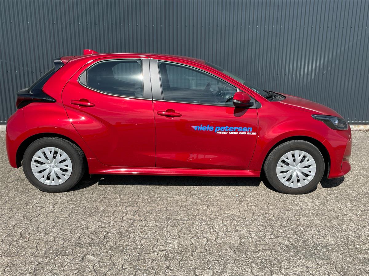 Mazda 2,