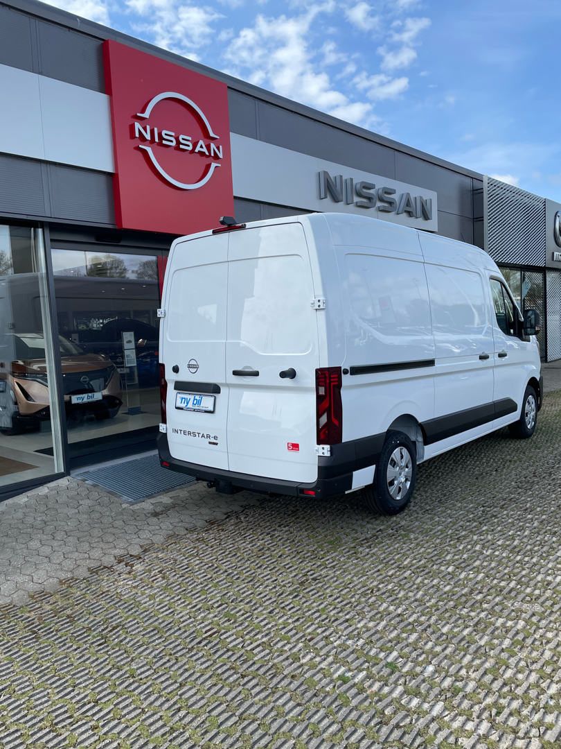Nissan Interstar,