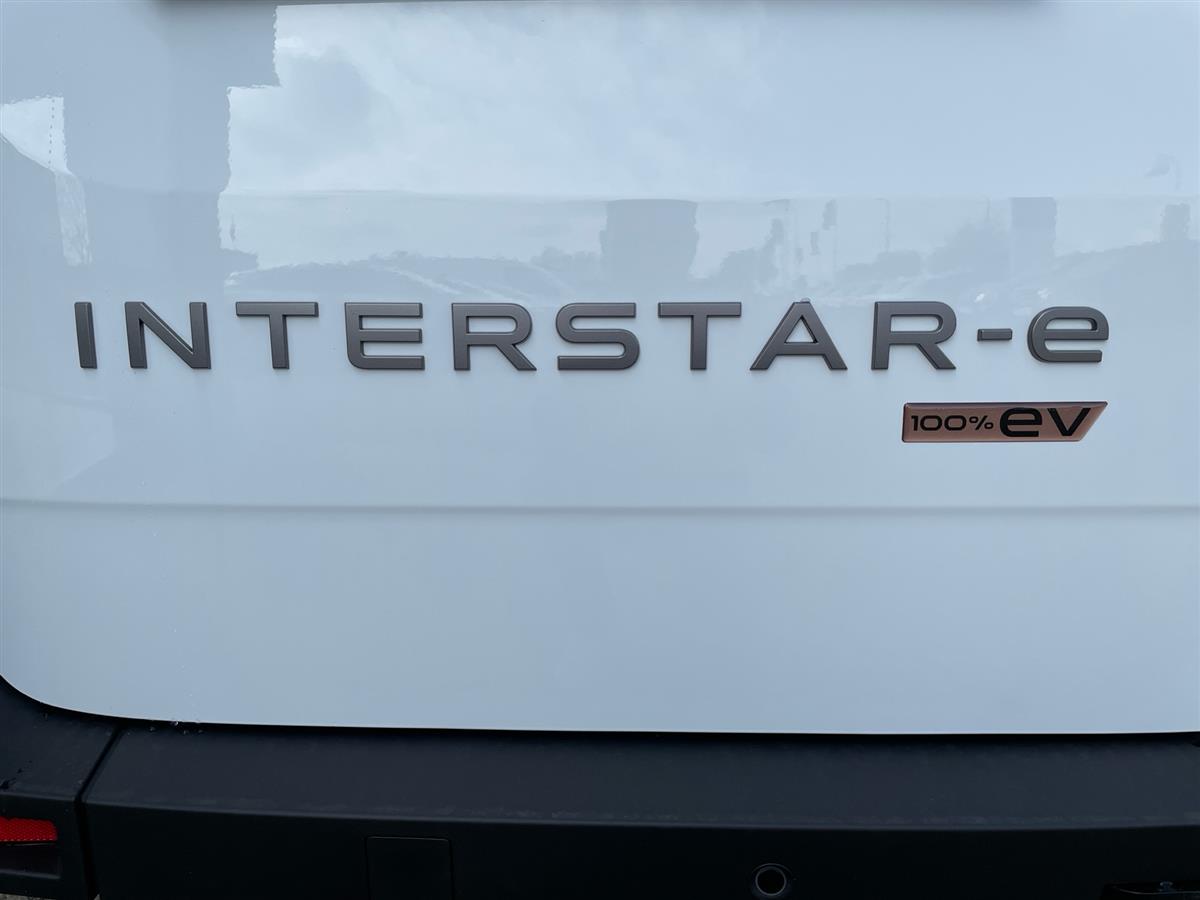 Nissan Interstar,