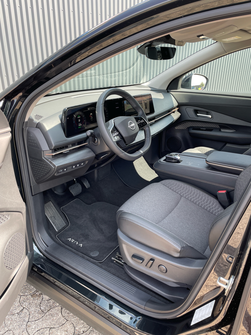 Nissan Ariya,