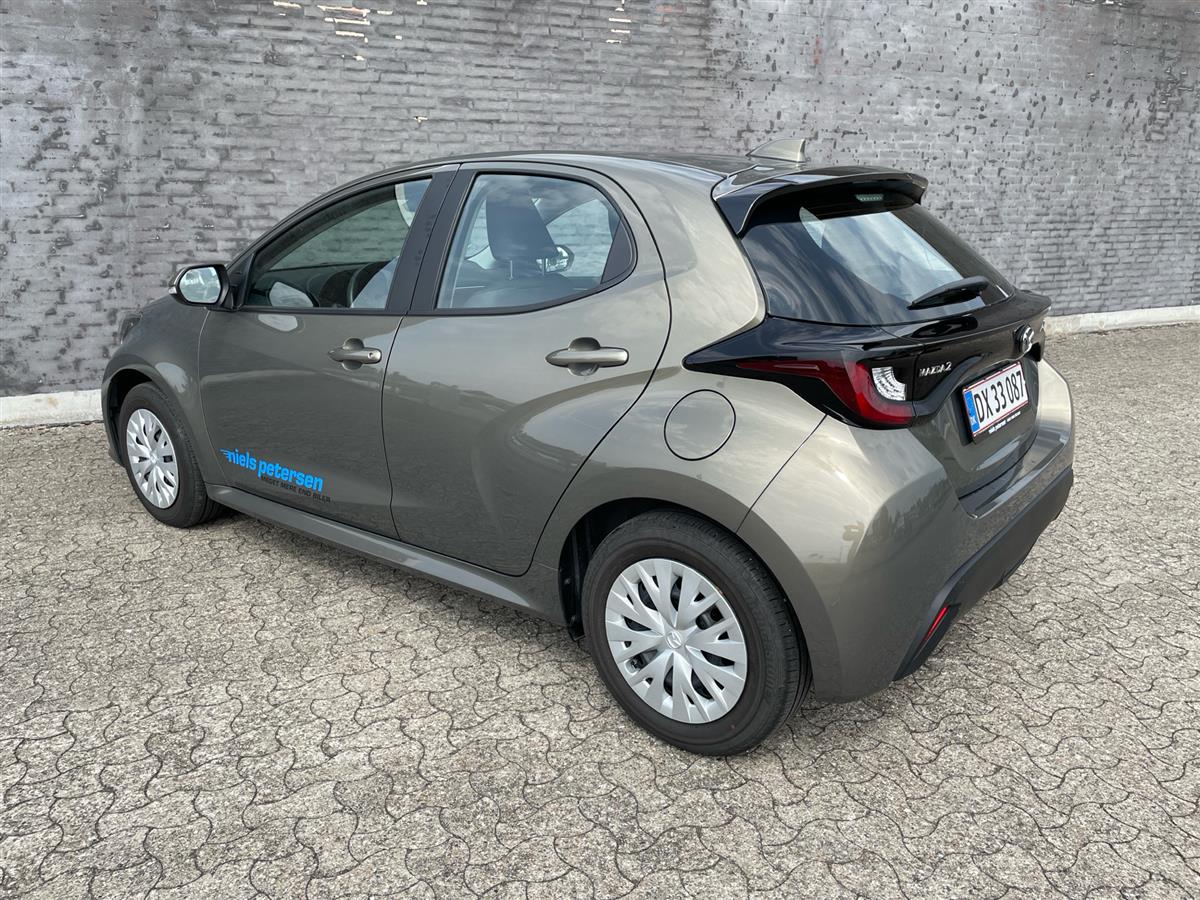 Mazda 2,