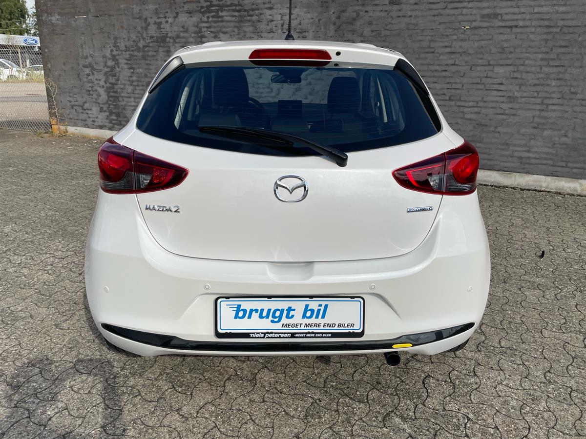 Mazda 2,